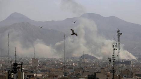 Խենթը քար մը նետեց ջրհորին