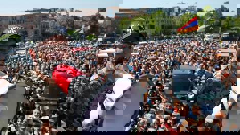 Is the government's claim "If the opposition wins, war will break out" realistic?