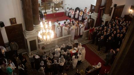 Barış için yanan mumlar: Süryaniler Nuhomo Bayramı’nı coşkuyla kutladı