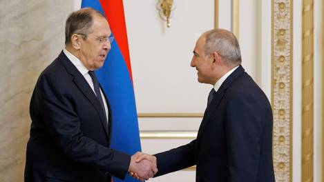 Lavrov: Ermenistan AB ve AEB arasında hızla karar vermeli