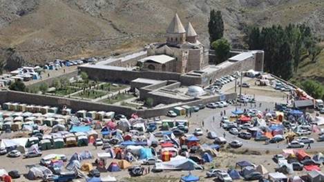 Թադէի ուխտագնացութիւնը 3000 ուխտաւորներու մասնակցութեամբ