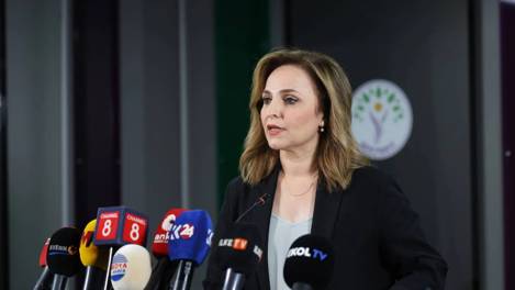 “Bu kapıdan girmeli ve ardına kadar ortak mücadeleyle açmalıyız“