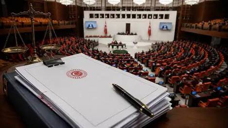 “Çerçeve yasa” teklifi Adalet Komisyonu’ndan geçti