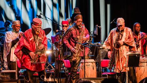 Bit pazarı, jeton, vapurlar ve Sun Ra