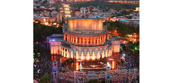 Շնչելով հայրենի երկրի քամին