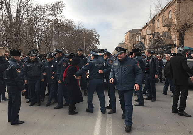 Աննախադէպ իրավիճակ Մայր Աթոռէն ներս