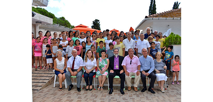 Սեպուհ արք. Չուլճեան շրջապատուած անմիջական մտերմութեամբ