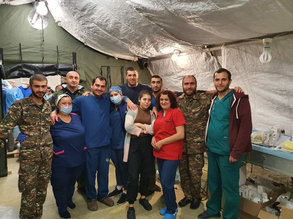 Զինուորը կը պայքարէր առաջնագծին, բուժանձնակազմը՝ թիկունքին