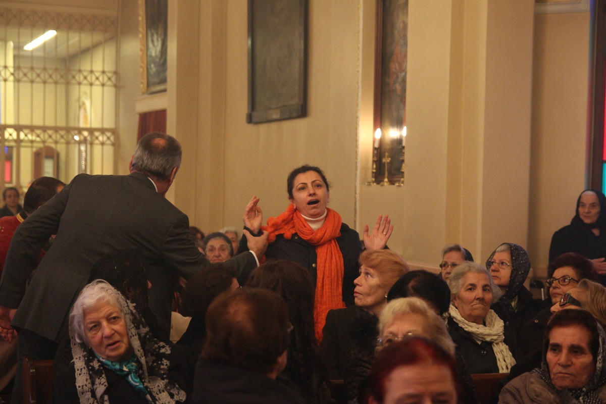 Ոստիկանական վահան Արամ սրբազանի շուրջ