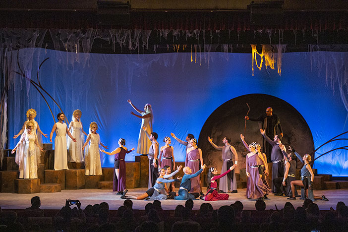 Համամարդկային նիւթը, համամարդկային արուեստով