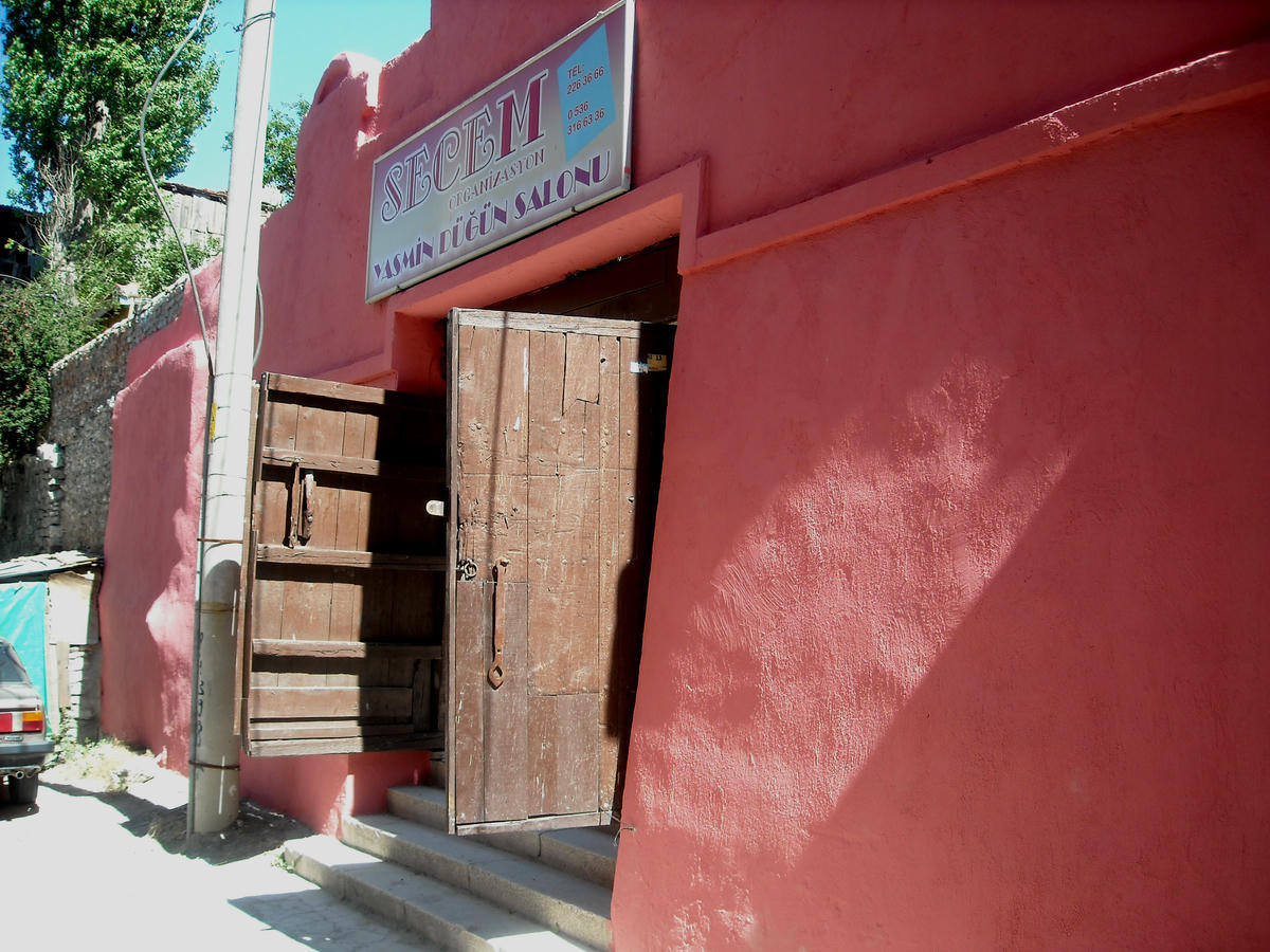 Kilise sinema salonu olarak da işletildi FOTO: Sona Menteşe