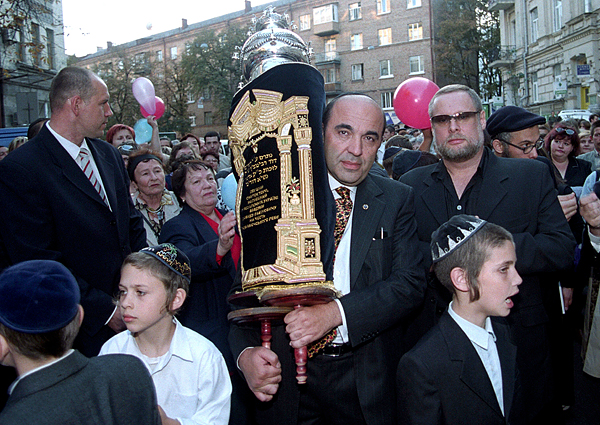 “Yahudi toplumu, Ermeniler, Türkler ve Azeriler arasında bir barış köprüsü olabilir”