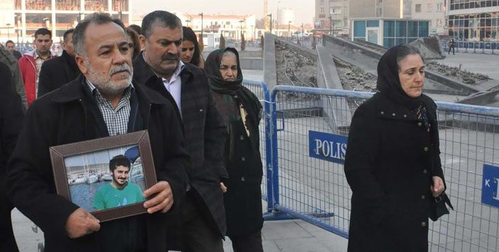 Sanık polis katılmadı, karar ertelendi