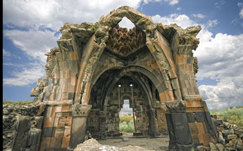 Lübnanlı Ermeni gençlerden hayal ülkeye sarsıcı yolculuk