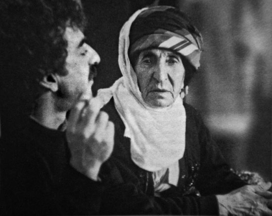 Metin Kahraman, 1938’de 14 yaşındayken yaşadıklarını aktaran Dünya Ana ile.