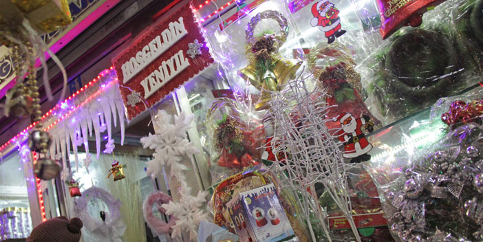 Baskıya Rağmen Mahmutpaşa’da Yılbaşı Hazırlığı