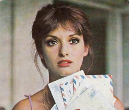 Türkiye ile Arasına Yastık Girdi: Müjde Ar