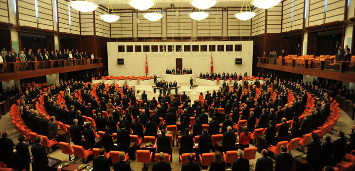 Bürokrasi ve akademide istifa silsilesi