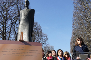 Soykırım kurbanı kadınlar anıtı Paris'te açıldı