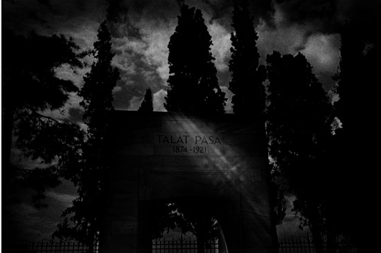 FOTOĞRAF • ANTOINE AGOUDJIAN