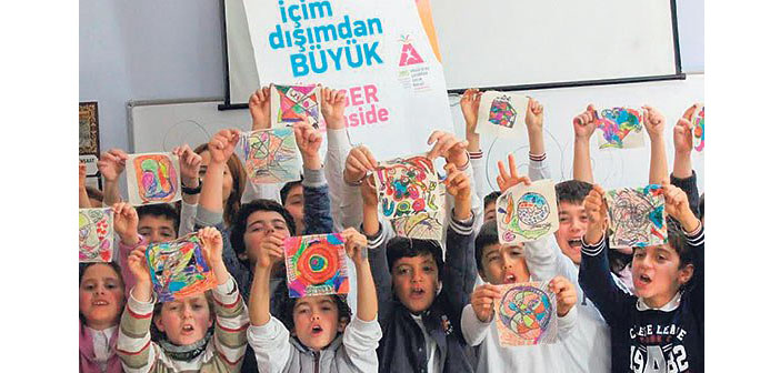 'Arkadaşım Bienal' ekibi Milli Eğitim Müdürlüğü'nün engellemesine cevap verdi