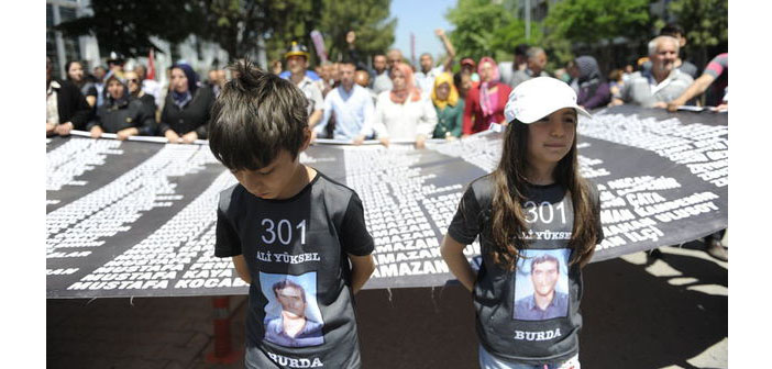 Soma'da aileler 'sorumluların cezalandırılması' talebiyle yürüdü