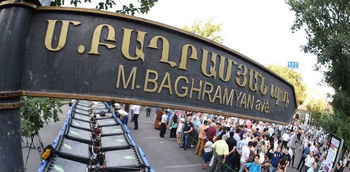 Yerevan’daki eylemler kan kaybediyor