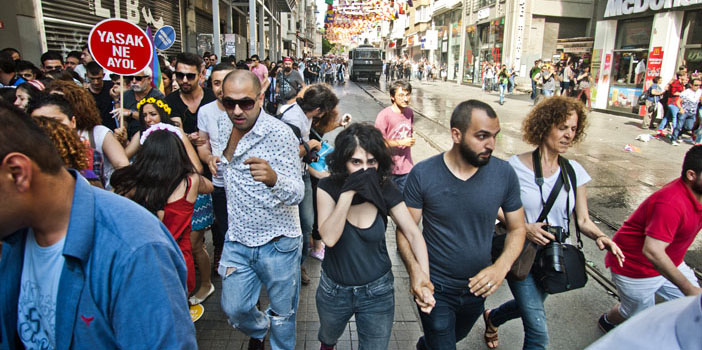 Onur Haftası Komitesi'nden kamu görevlilerine suç duyurusu