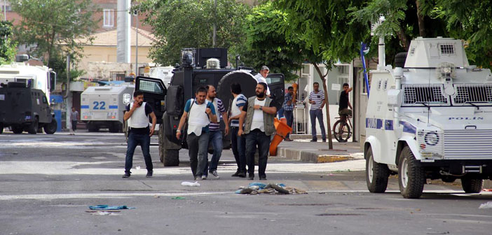 Demirtaş: Diyarbakır'daki bağlantılar ortaya çıkarılmalı