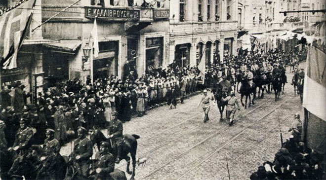 Mütareke döneminde evinin defalarca aranmak istendiğini, arandığını Mustafa Kemal kendisi bile yazmışken, İngiliz arşivinde neden buna ilişkin tek satır bulamıyordum? Cevabı beklemediğim yerden verdi: “O aranan yetim” Sabiha Gökçen değildi. Çünkü bir erkek çocuğu “aranıyor”du evde. Üstelik o çocuk “yetim” de değildi…Ve haklı çıktı.