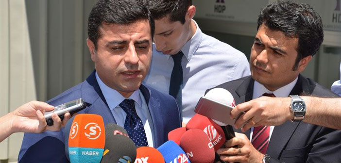 Demirtaş: KCK açıklamasını 'Ateşkes karşılıklı olmalı' diye okuduk
