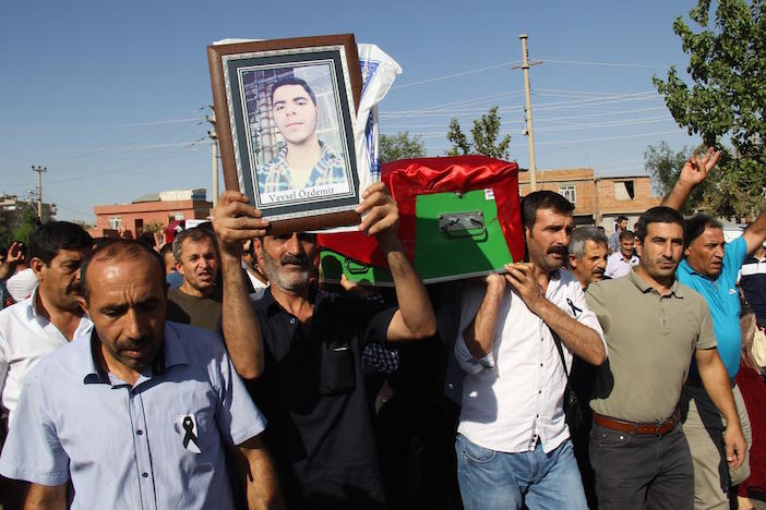 Son yolculuklarına uğurlandılar