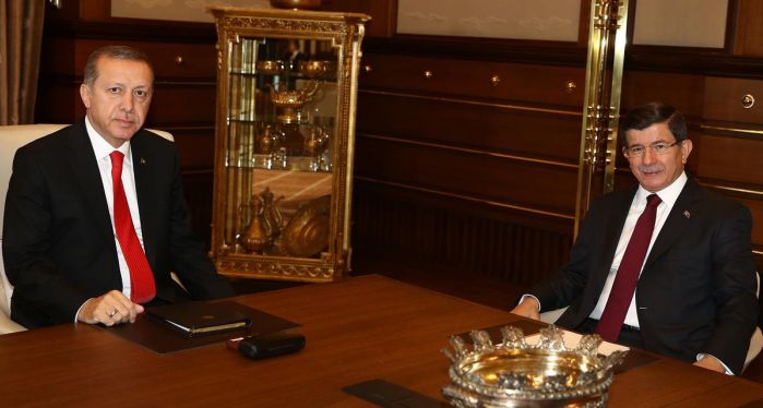 Görev yeniden Davutoğlu'nda