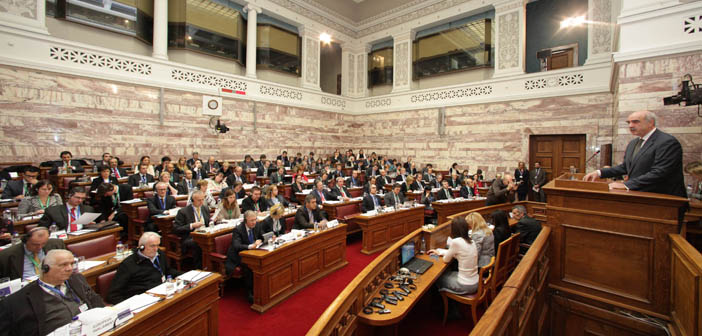 Yunanistan Parlamentosu kurtarma paketine onay verdi