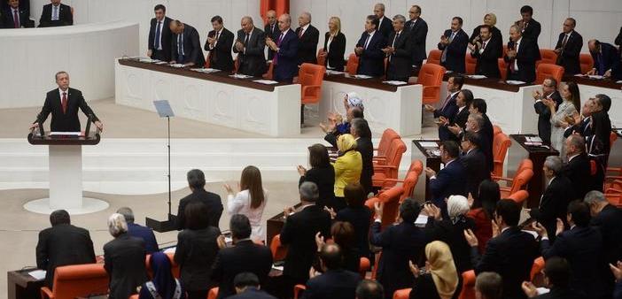 Yeni yasama yılında gergin açılış