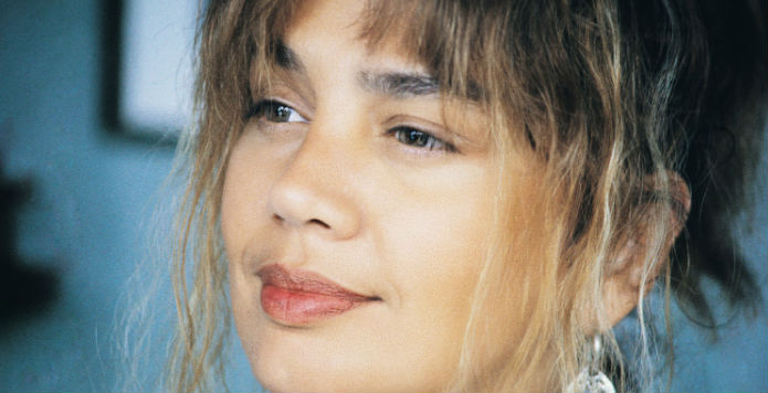 Sezen Aksu: Ülkenin doğusu yangın yeri, insanlar ölüyor