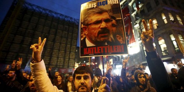 Özlem Dalkıran: Başımı öne eğiyor ve susuyorum..