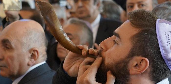 Edirne Sinagogu'nu açmak için yola çıkan 800 Sefarad ve 5 numaralı otobüs