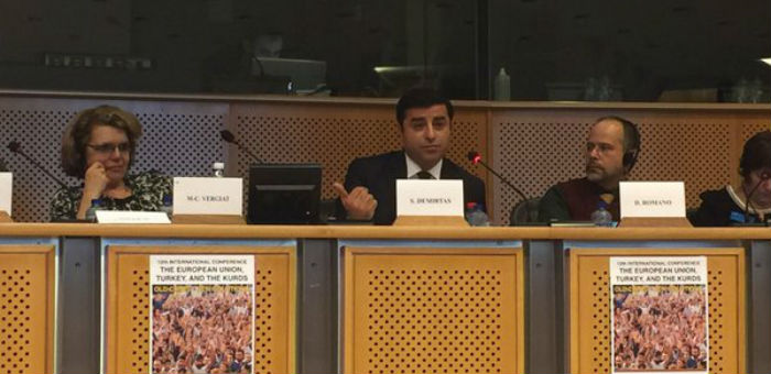 Demirtaş: Dünya değişiyor ve Türkiye dışında kaldıkça fatura daha ağır oluyor