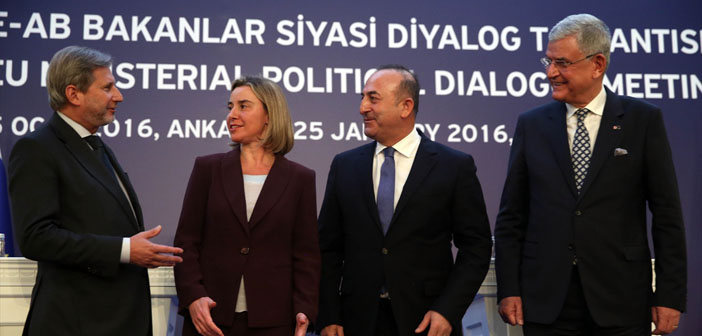 Çavuşoğlu'ndan IŞİD - YPG karşılaştırması