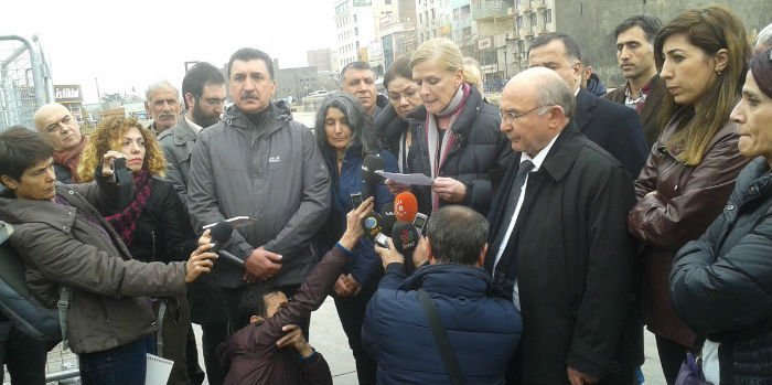 Sur’da güvenli tahliye için 24 saat ara talebi