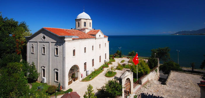 Kiliseyi kilise olarak kullanmak yasak