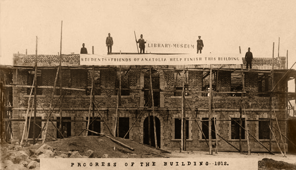 Anadolu Koleji kütüphane-müze binasının inşası, 1912