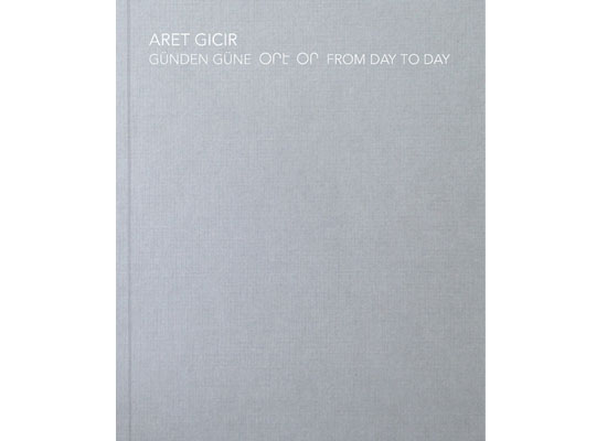 Maviliğin ışık dolu kıyısında