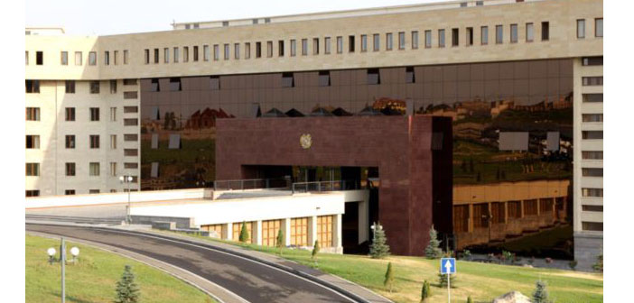 Ermenistan'da üst düzey askerler gözaltında