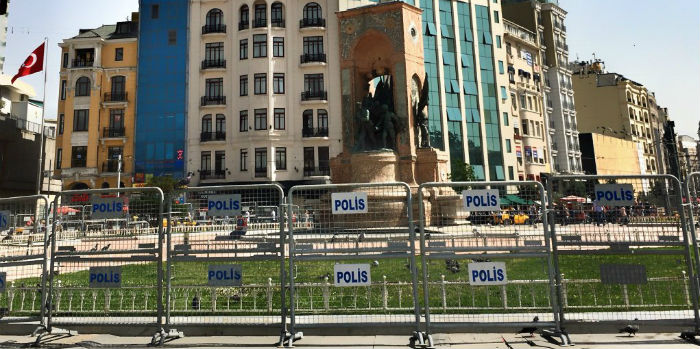 Gezi Parkı ve Taksim Meydanı kapatıldı