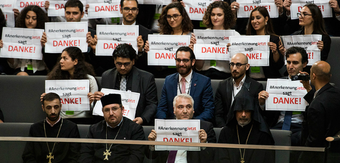 Almanya Hükümet Sözcüsü'nden 'mesafe koyma' haberine yalanlama