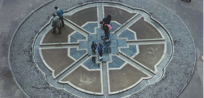 Geçmişin kötülüğünü parçalayan, bugünü inşa eden alternatif karşıt-anıtlar