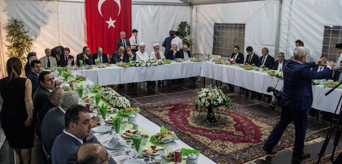 Geleneksel iftara Surp Pırgiç ev sahipliği yaptı