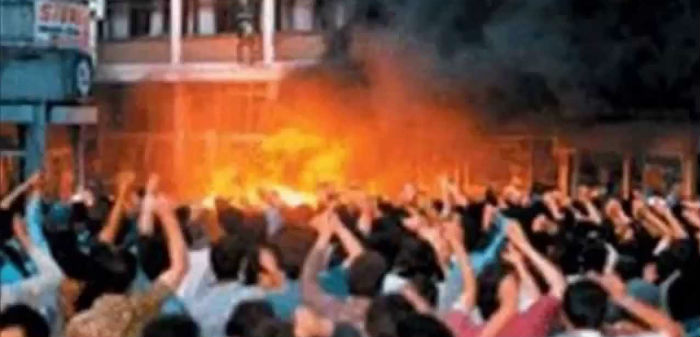 Madımak davasının hakimi, sanıkların eski avukatı